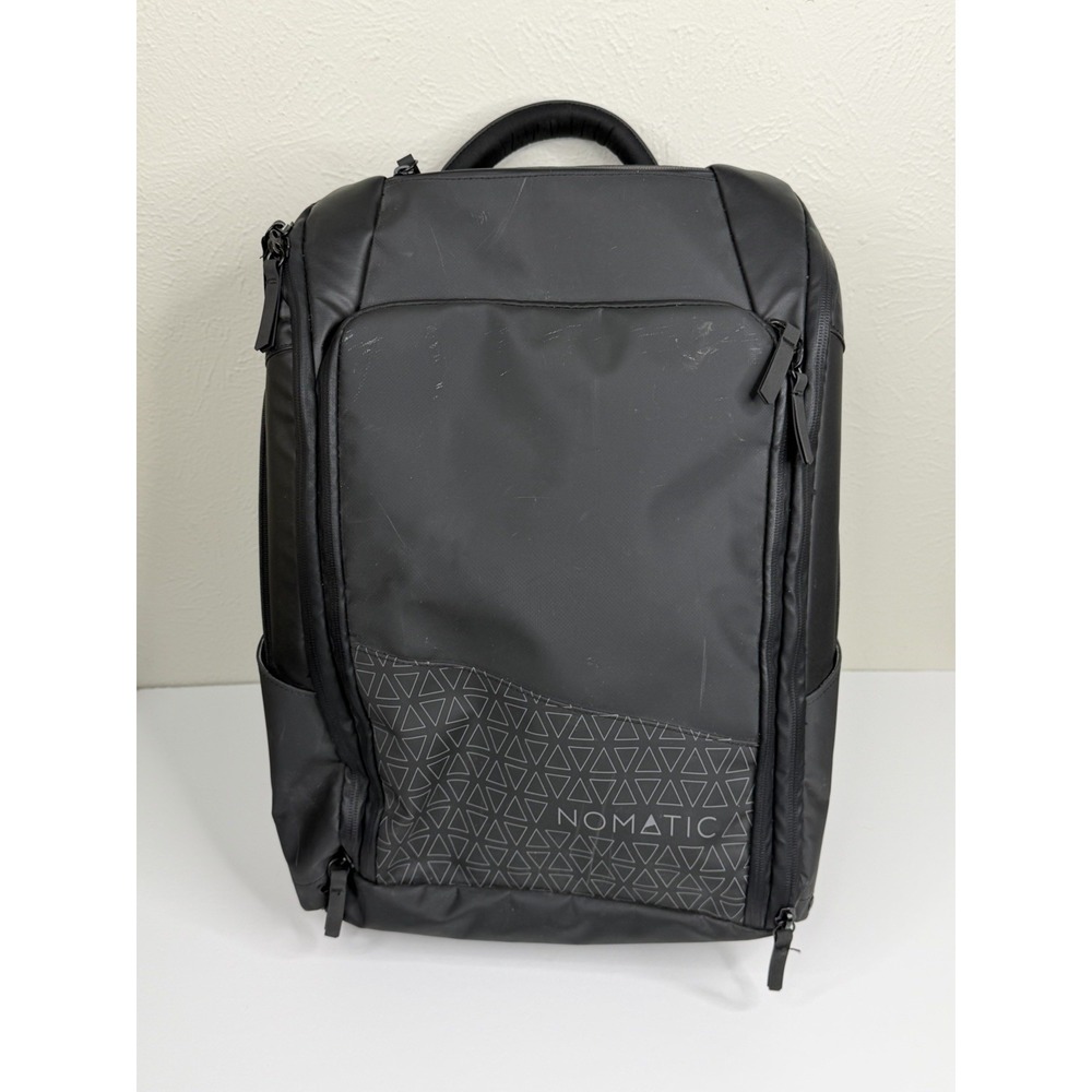 Nomatic Travel Pack 20L Expands to 30L Black Backpack Geometric Design Weekender